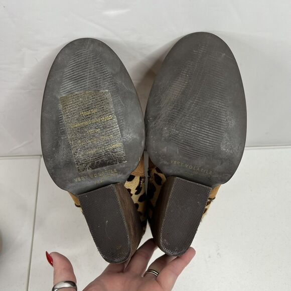 Very Volatile Size 7.5 Bootie Chatter Leopard Leather Calf Hair Stack Heel Brown - Picture 12 of 13